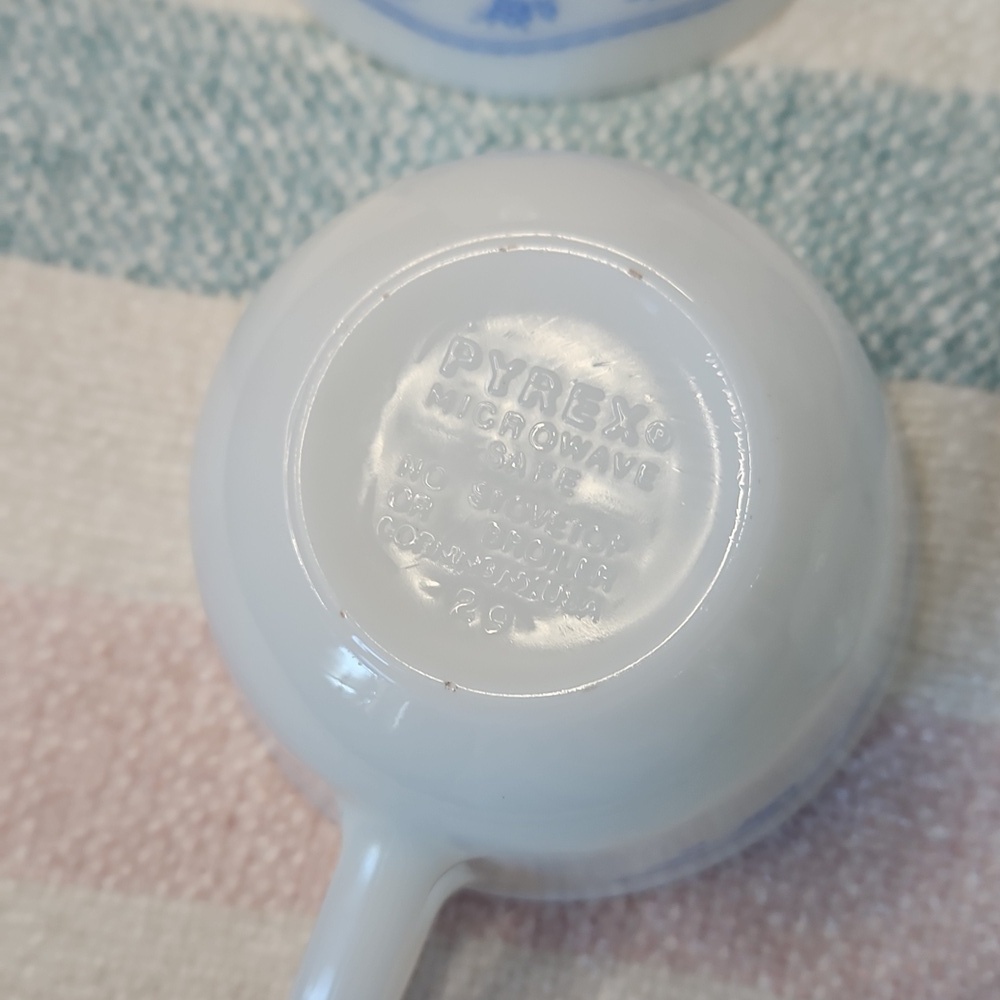 PYREX Floral Teacup Set - Picture 11 of 14